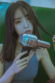 美女接吻